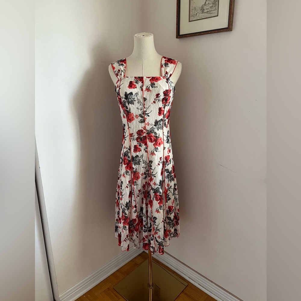 Vintage lace Y2K knee length dress